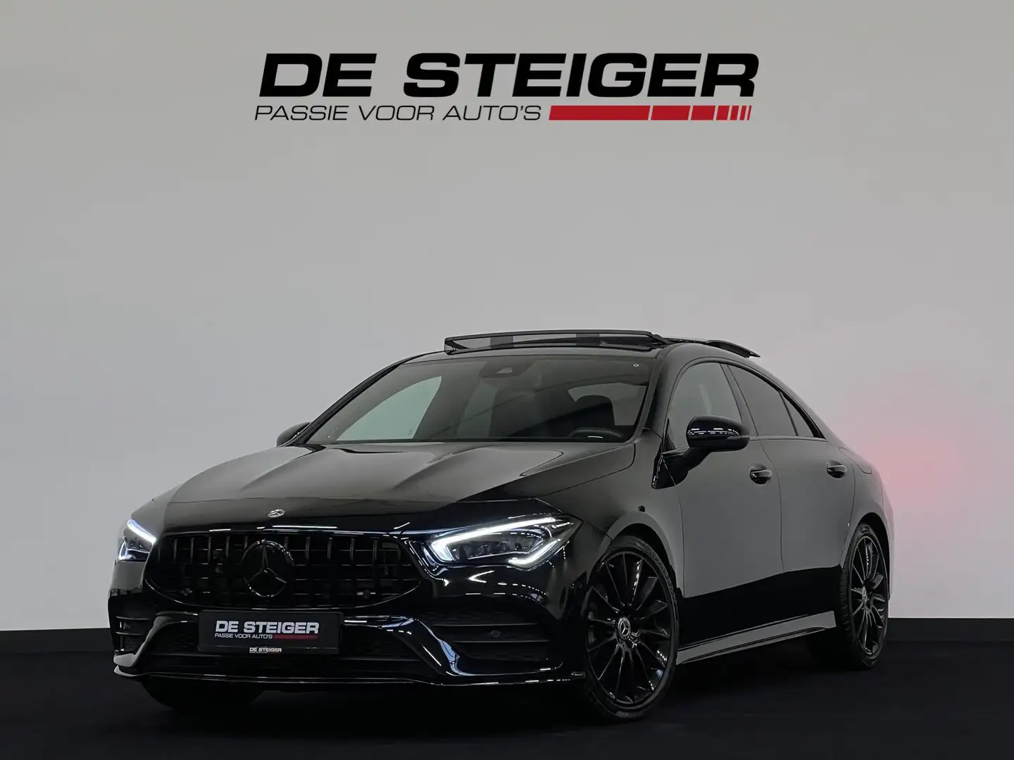 Mercedes-Benz CLA 250 e AMG Blackpack Pano Burmester Multibeam Sfeer 19 Schwarz - 1