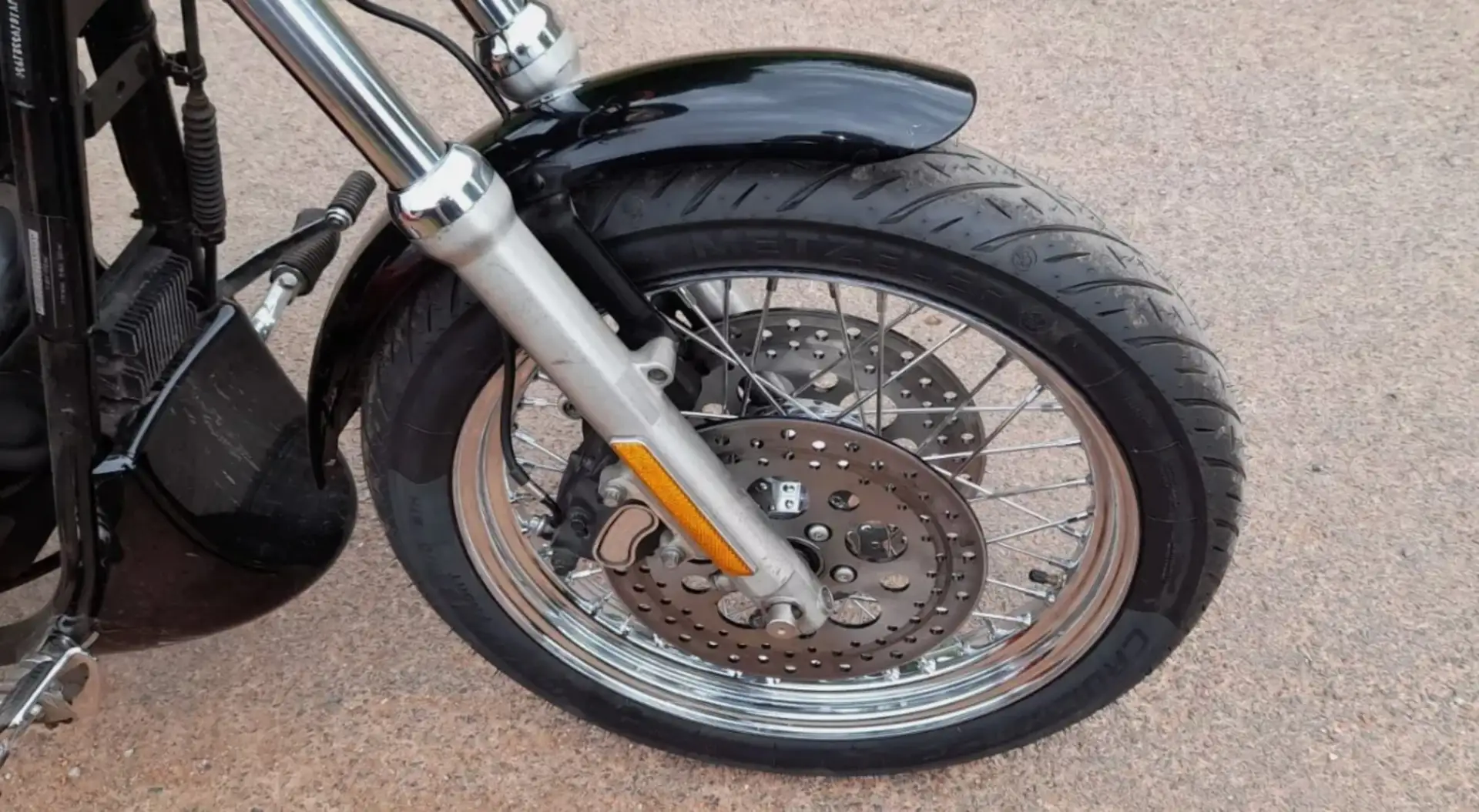 Harley-Davidson Dyna Super Glide Negru - 2