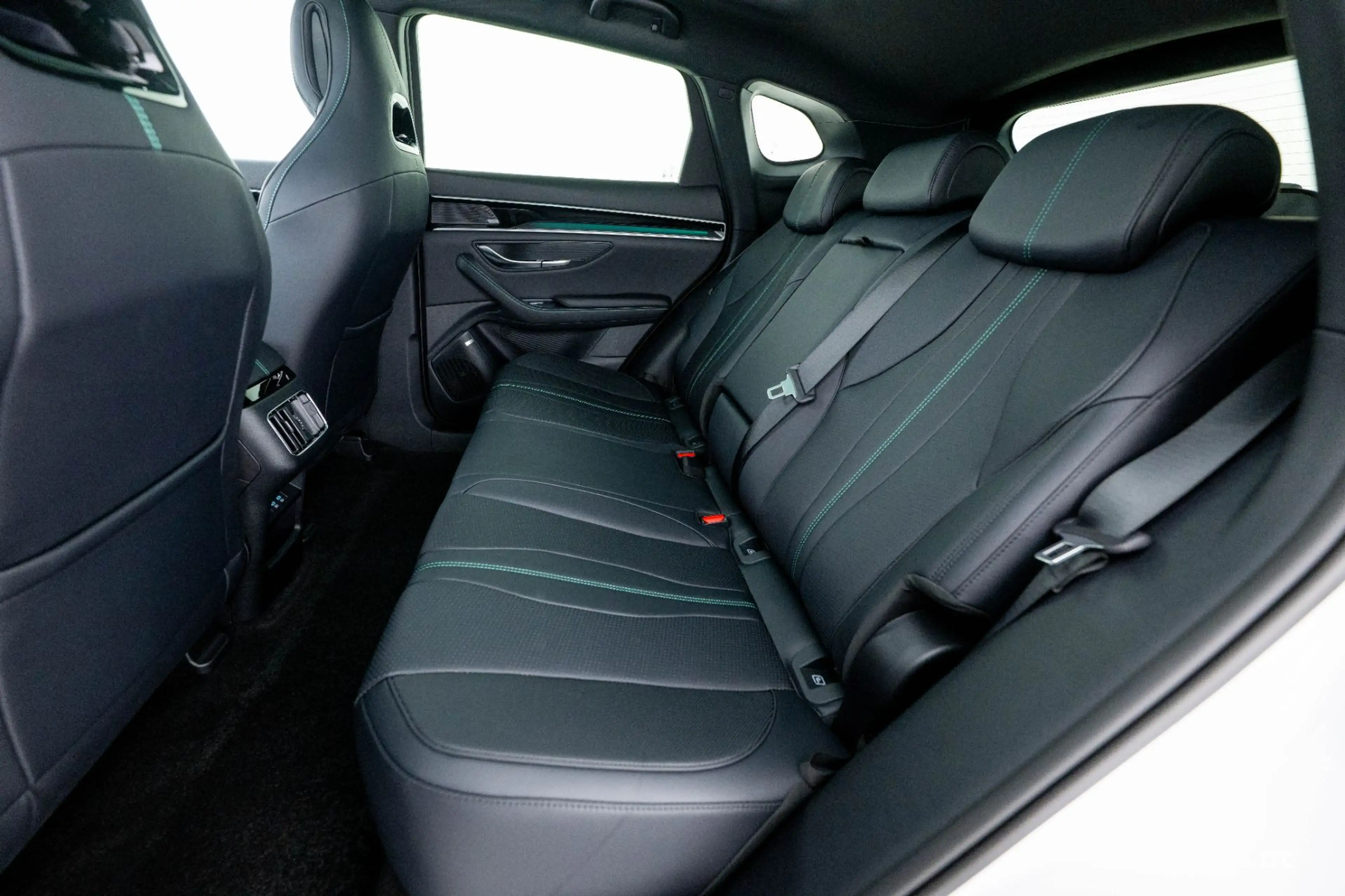 BYD Seal U DM-i DESIGN 4x4 HEAD-UP PANO LEDER AKTION ++ — photo 7