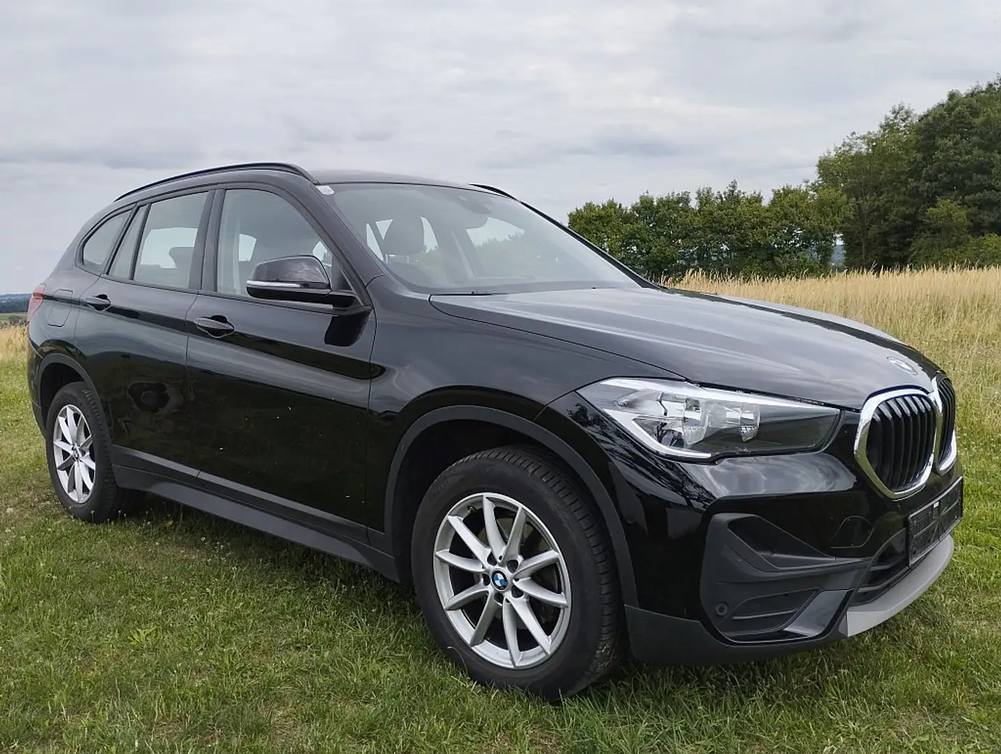 BMW X1 sDrive18d Aut.AHV, Business-Paket Plus, Öst Negro - 1