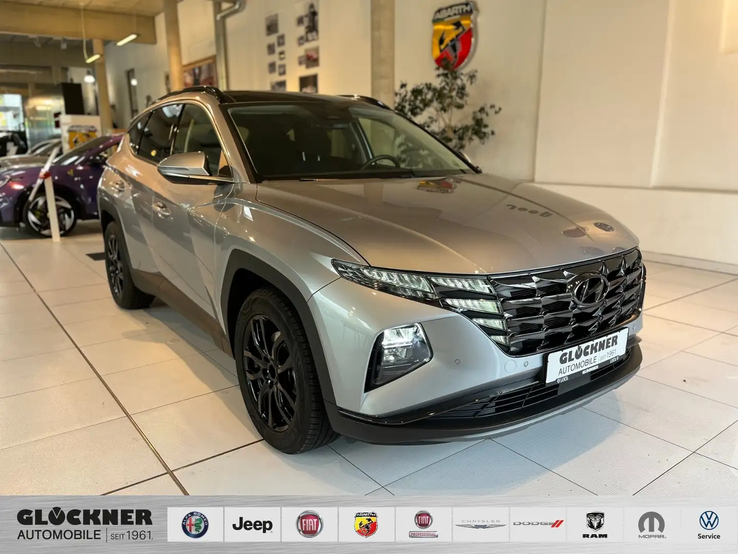 Hyundai TUCSON Trend Mild-Hybrid 4WD Silber - 1