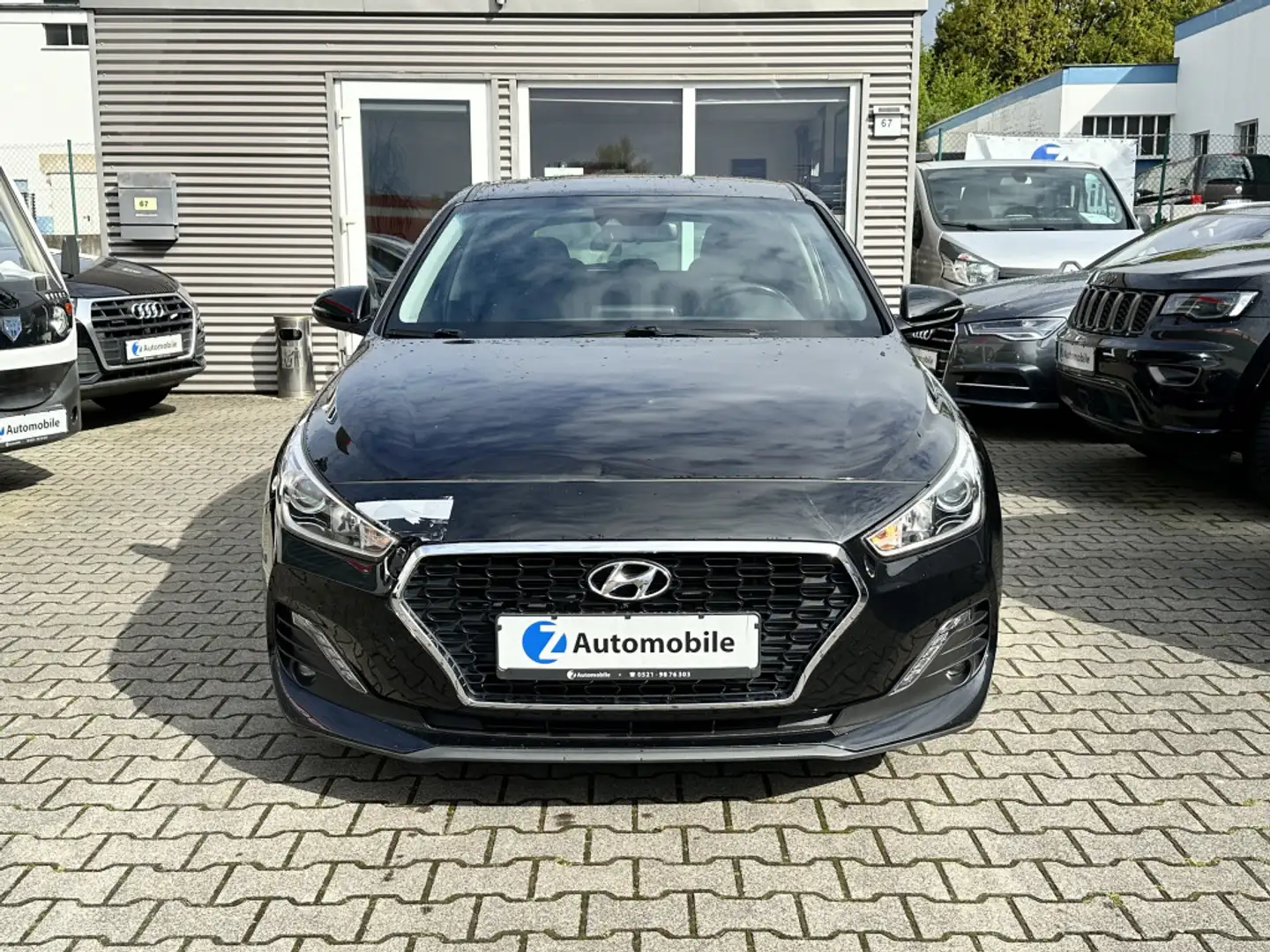 Hyundai i30 1.4 YES! Autom.Navi Rückfahrkam. Noir - 2