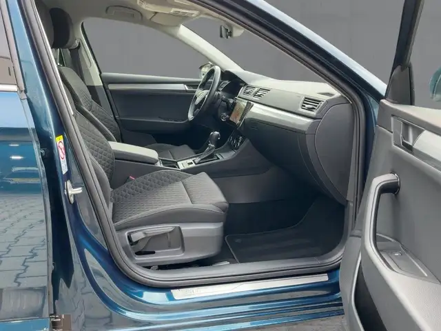 Skoda Superb view 12