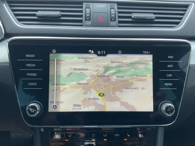 Skoda Superb view 11