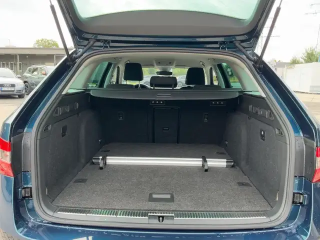 Skoda Superb view 14