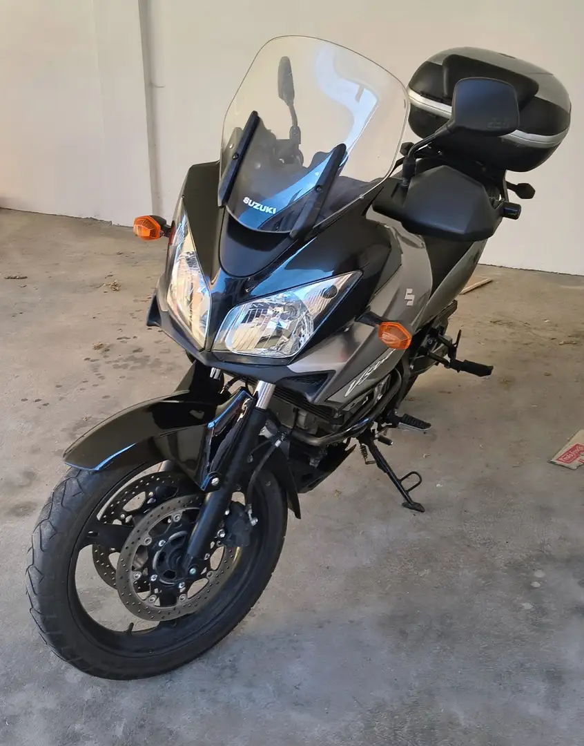 Suzuki V-Strom 650 Stříbrná - 2