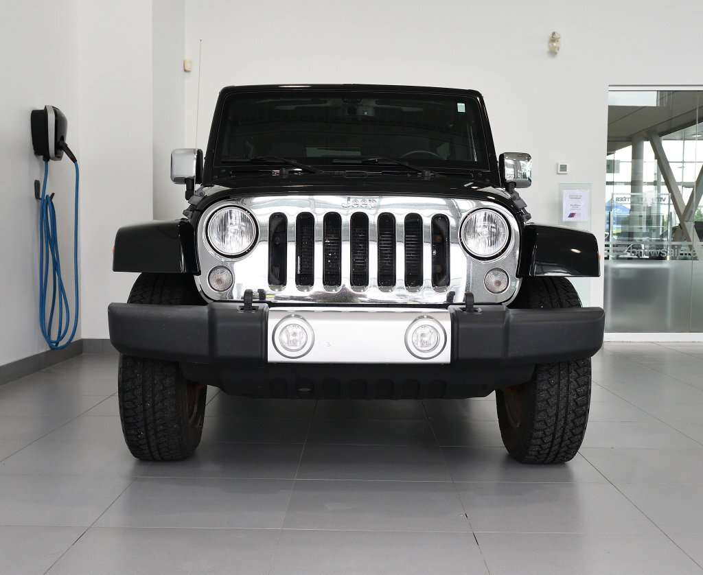 2015 Jeep Wrangler Unlimited Sahara Sièges en cuir chauffants | Navig — снимка 1