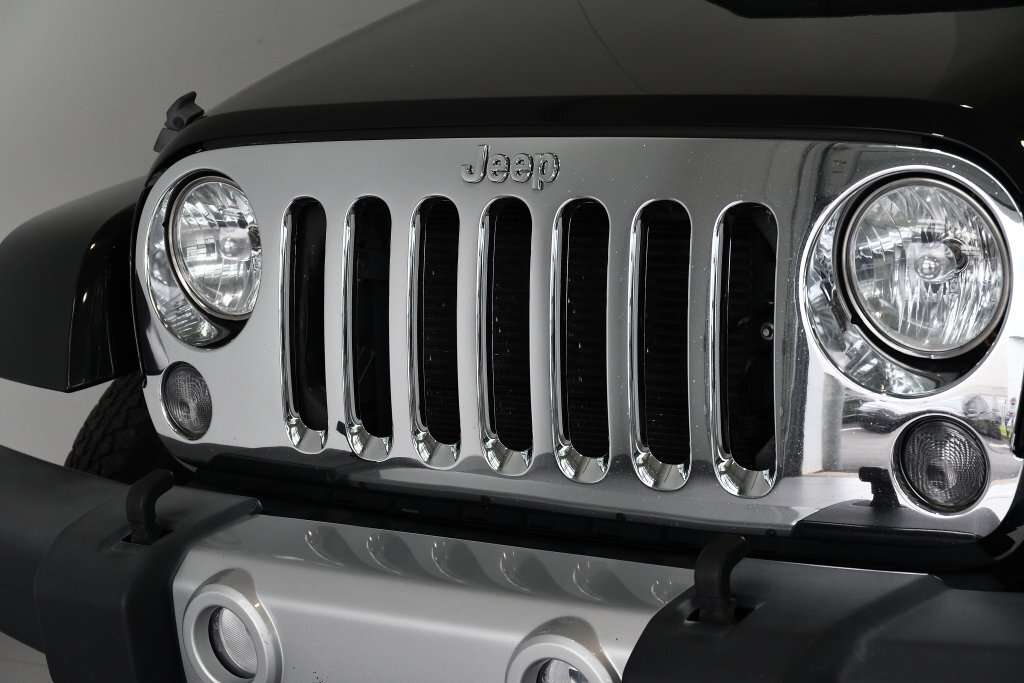 2015 Jeep Wrangler Unlimited Sahara Sièges en cuir chauffants | Navig — снимка 1