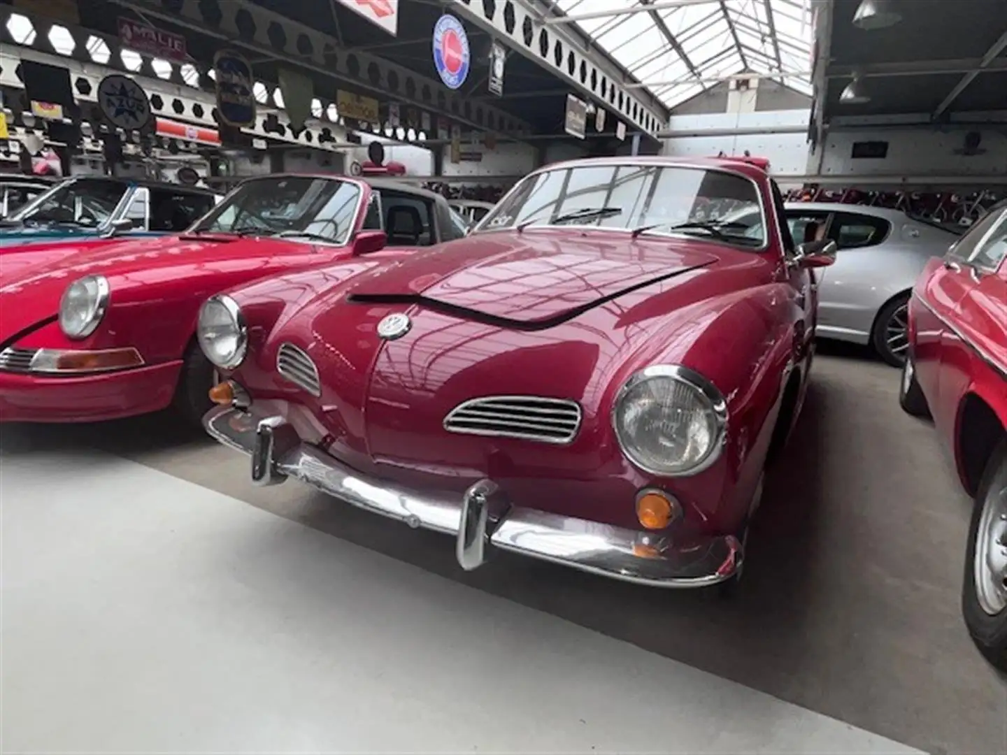 Volkswagen Karmann Ghia Rouge - 2