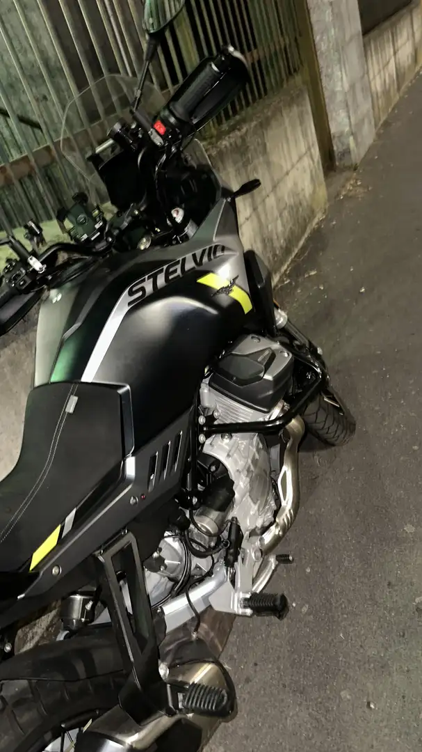 Moto Guzzi Stelvio 1200 sport - 1