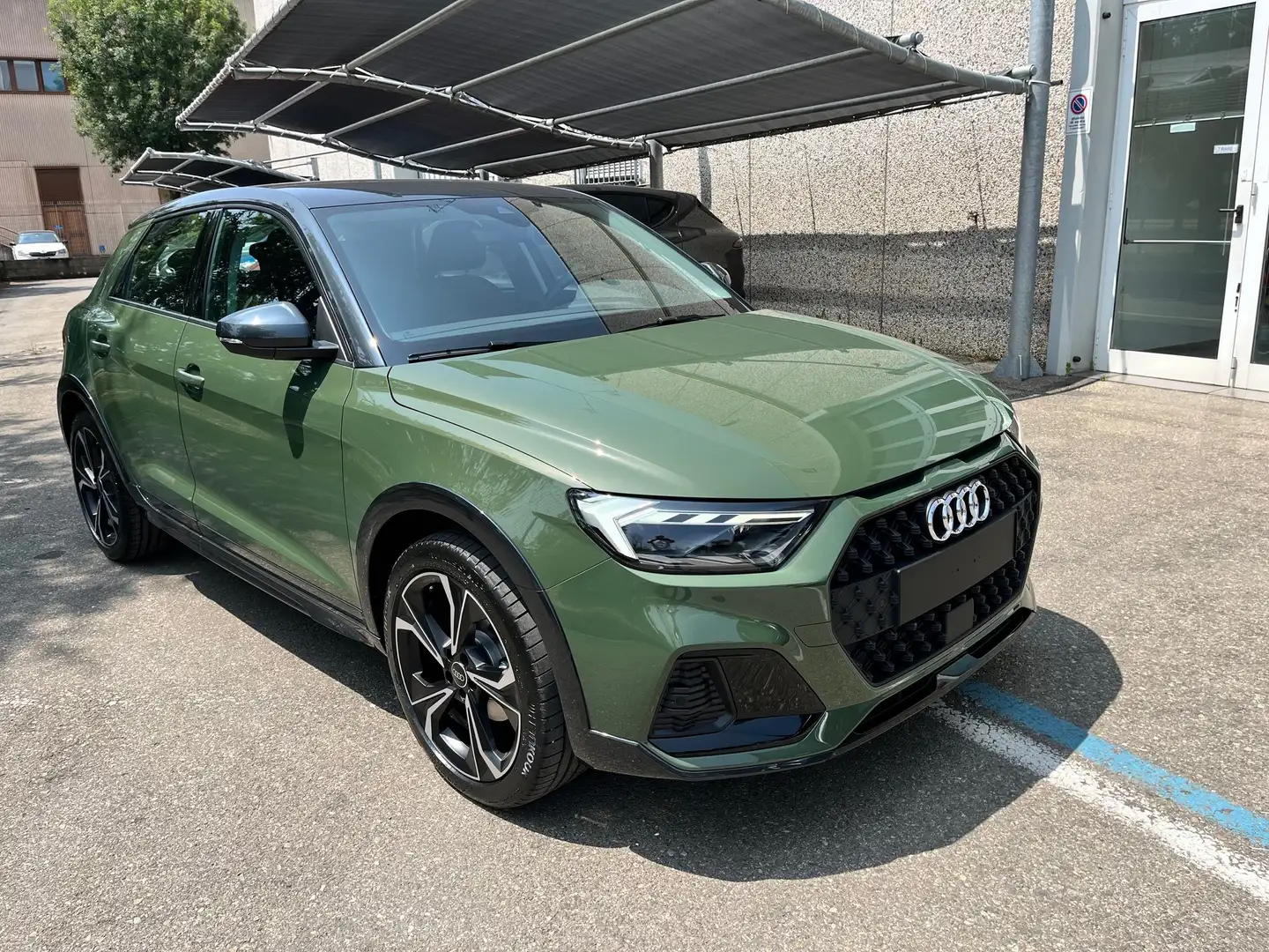 Audi A1 allstreet 30 tfsi Identity Contrast 116cv s tronic Verde - 1