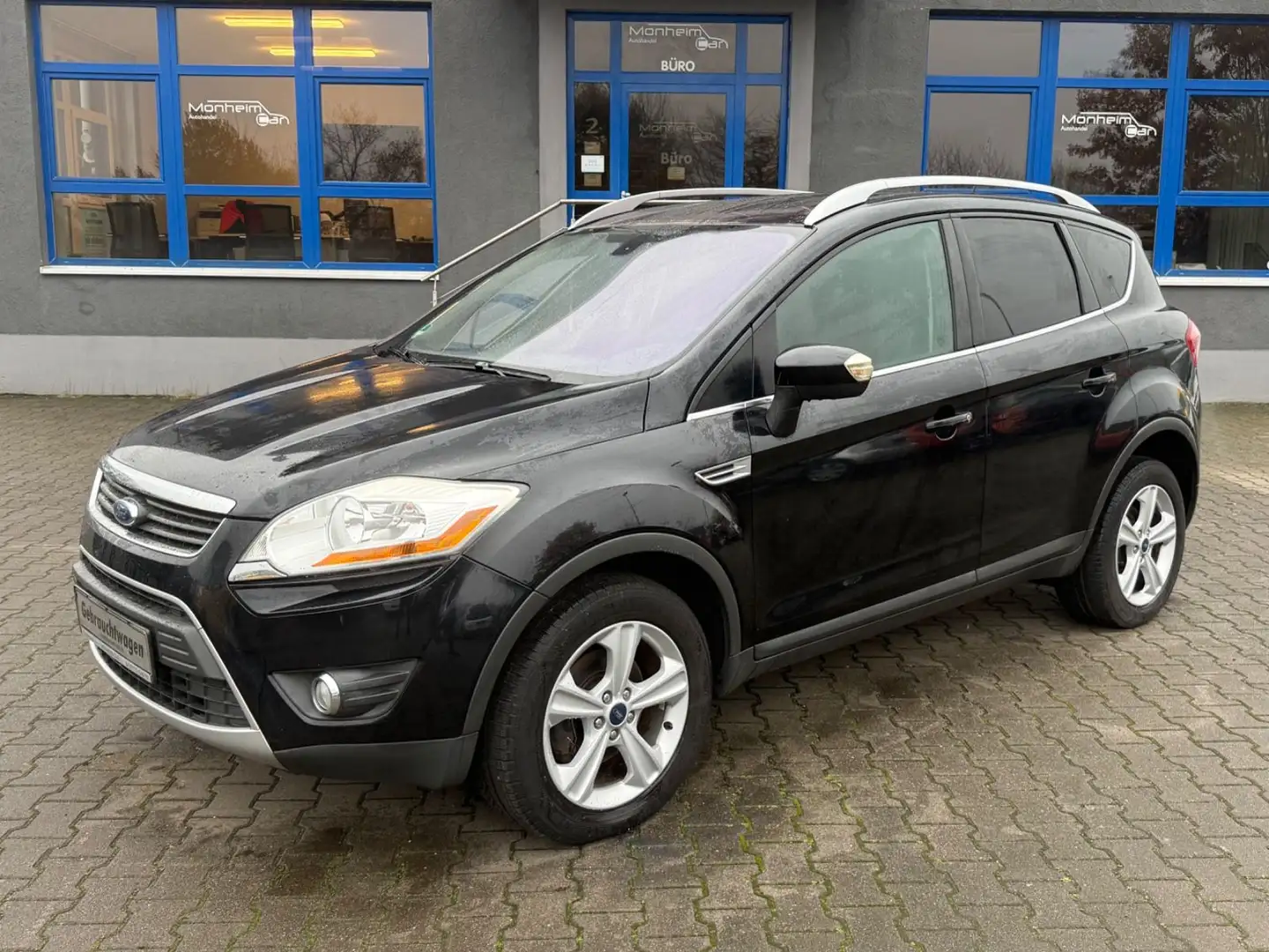 Ford Kuga Trend--Panorama-AHK-Sitzheiz.-- Schwarz - 1