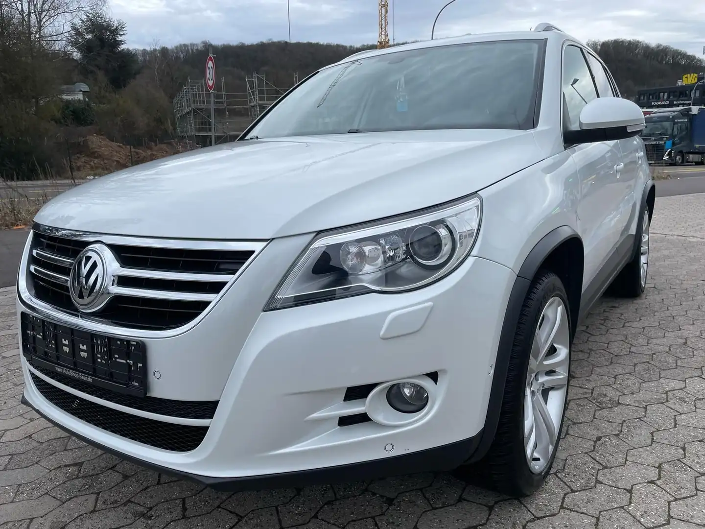 Volkswagen Tiguan Sport & Style 4Motion/KAMERA/NAVI/LEDER Wit - 1