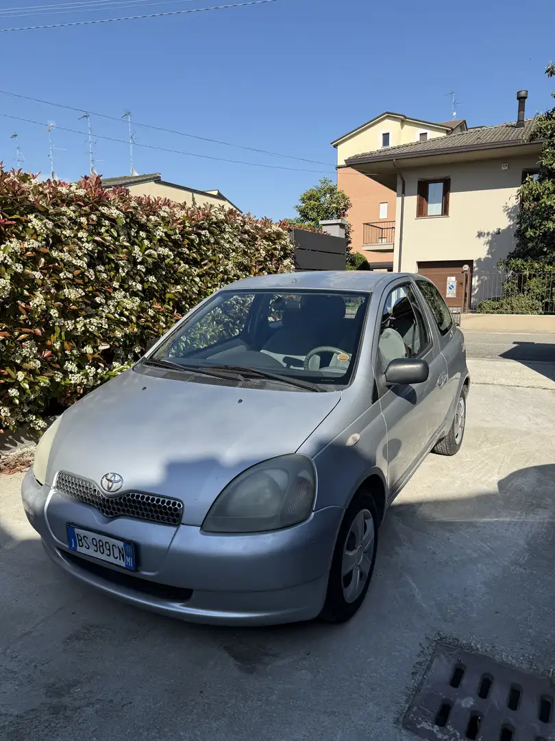 Toyota Yaris 3p 1.0 Sol - 1