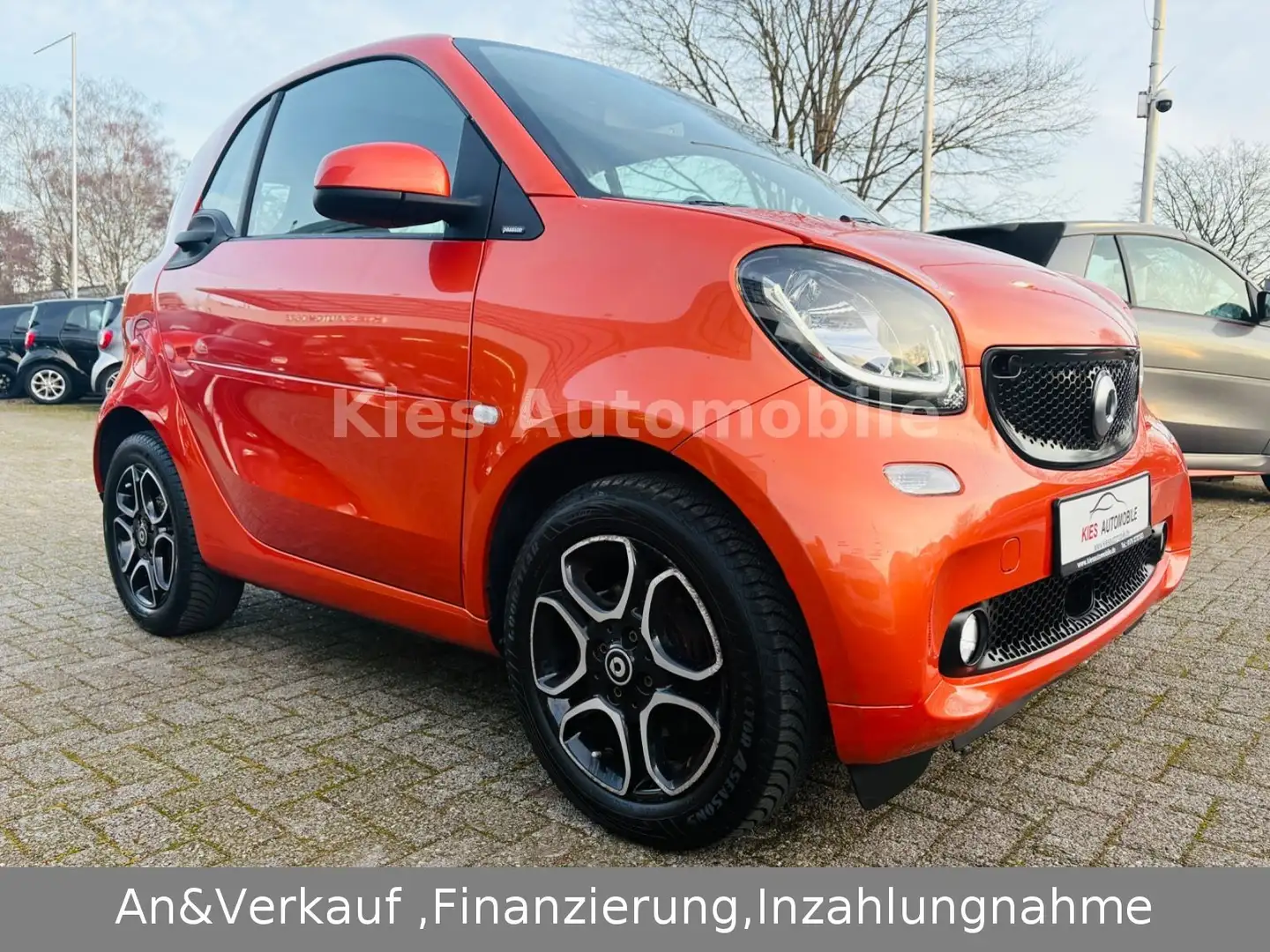 smart forTwo Passion 90Ps AUTOM/NAVI/KAM/PANO/SITZH/2H Orange - 2