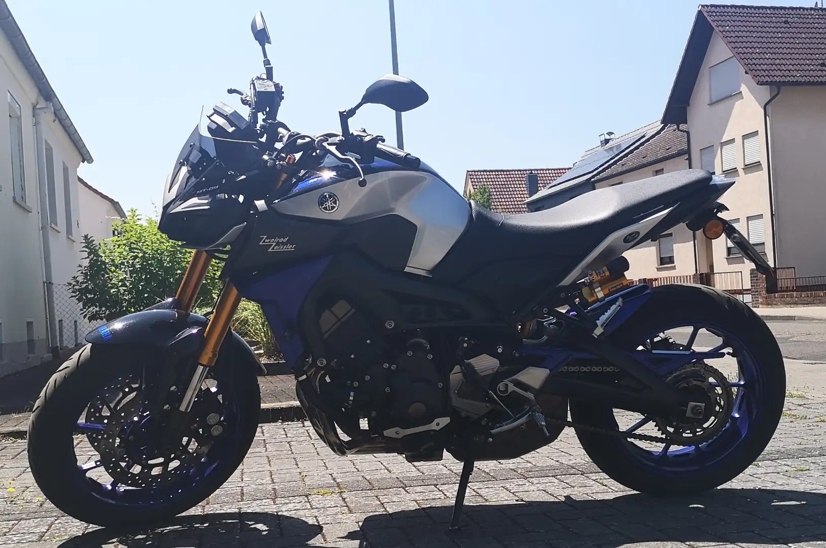 Yamaha MT-09 SP Argent - 1