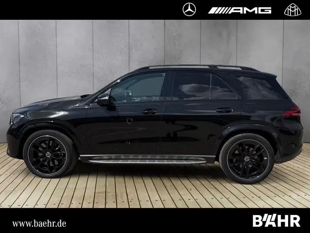 Mercedes-Benz 450 view 2