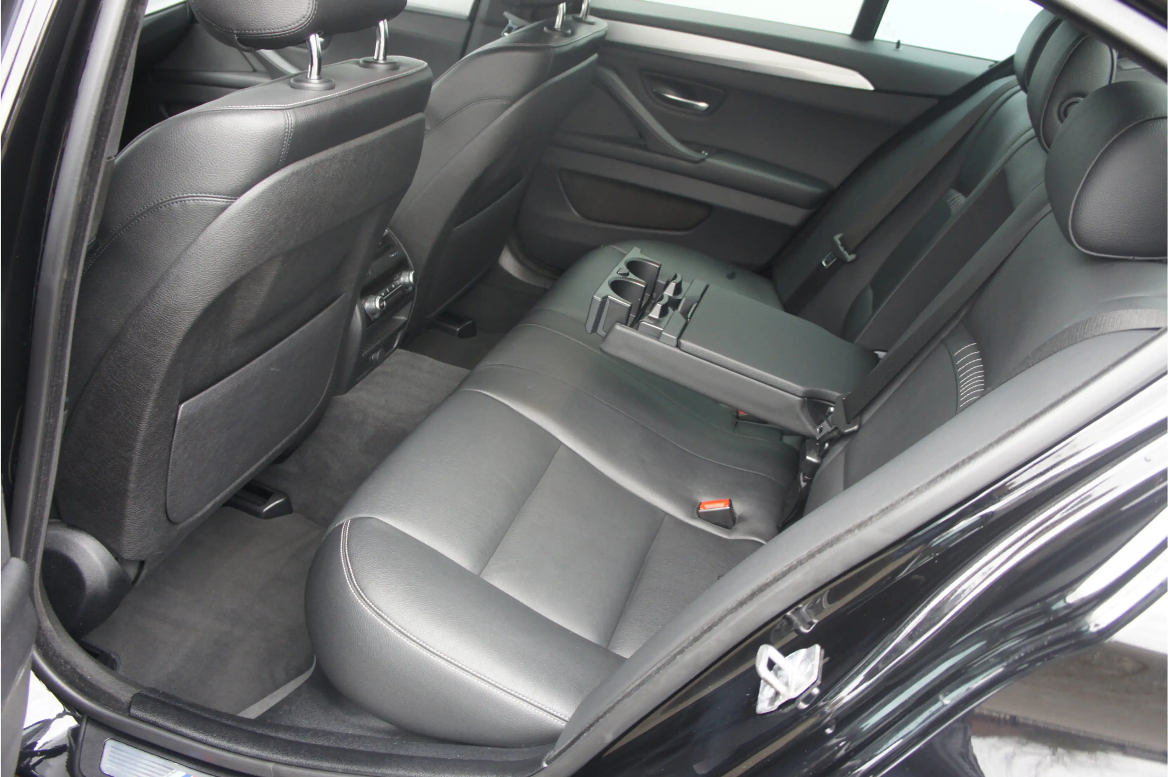 BMW M550 5-serie M550xd Glasdak, — photo 11