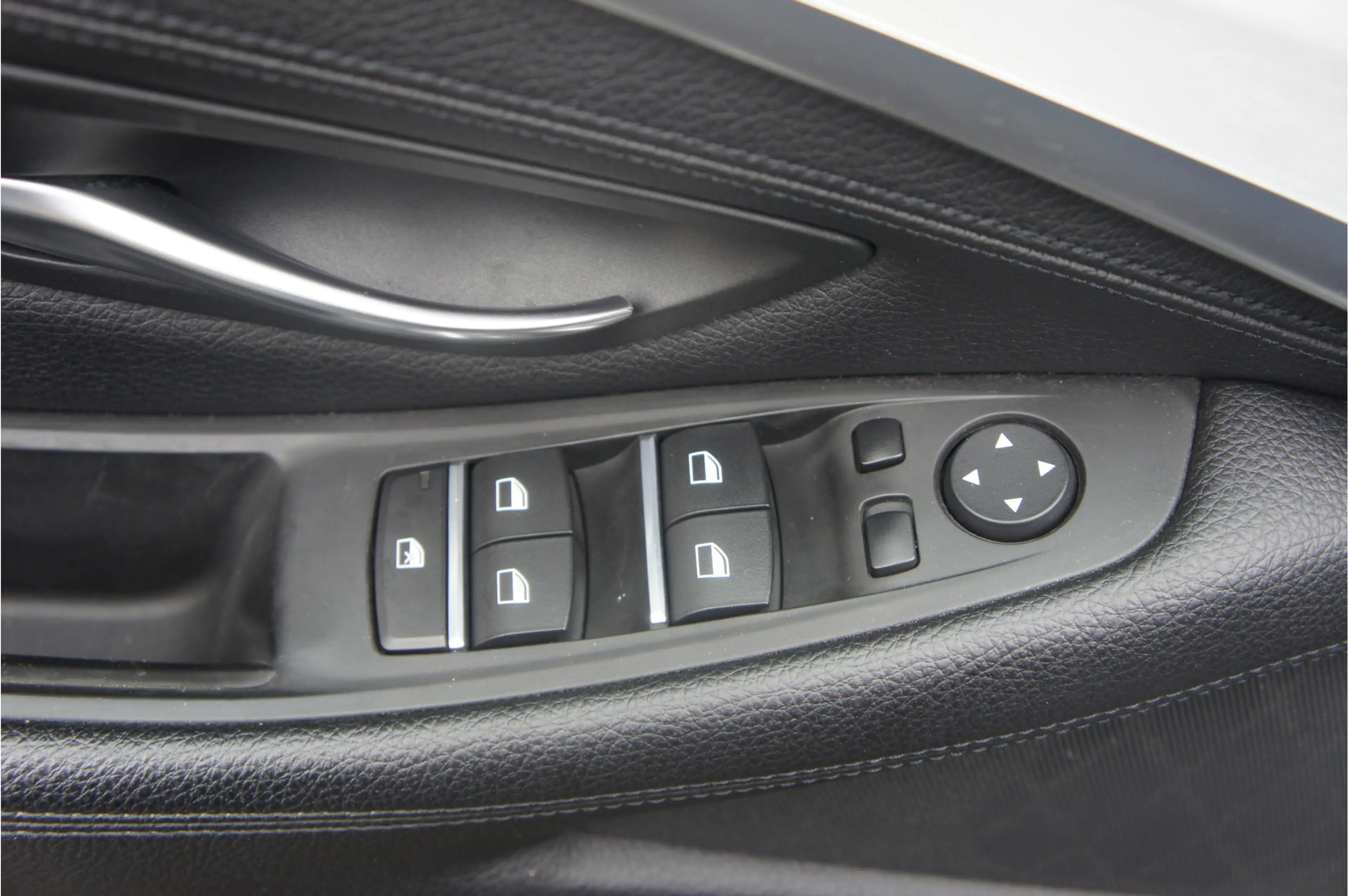 BMW M550 5-serie M550xd Glasdak, — photo 24