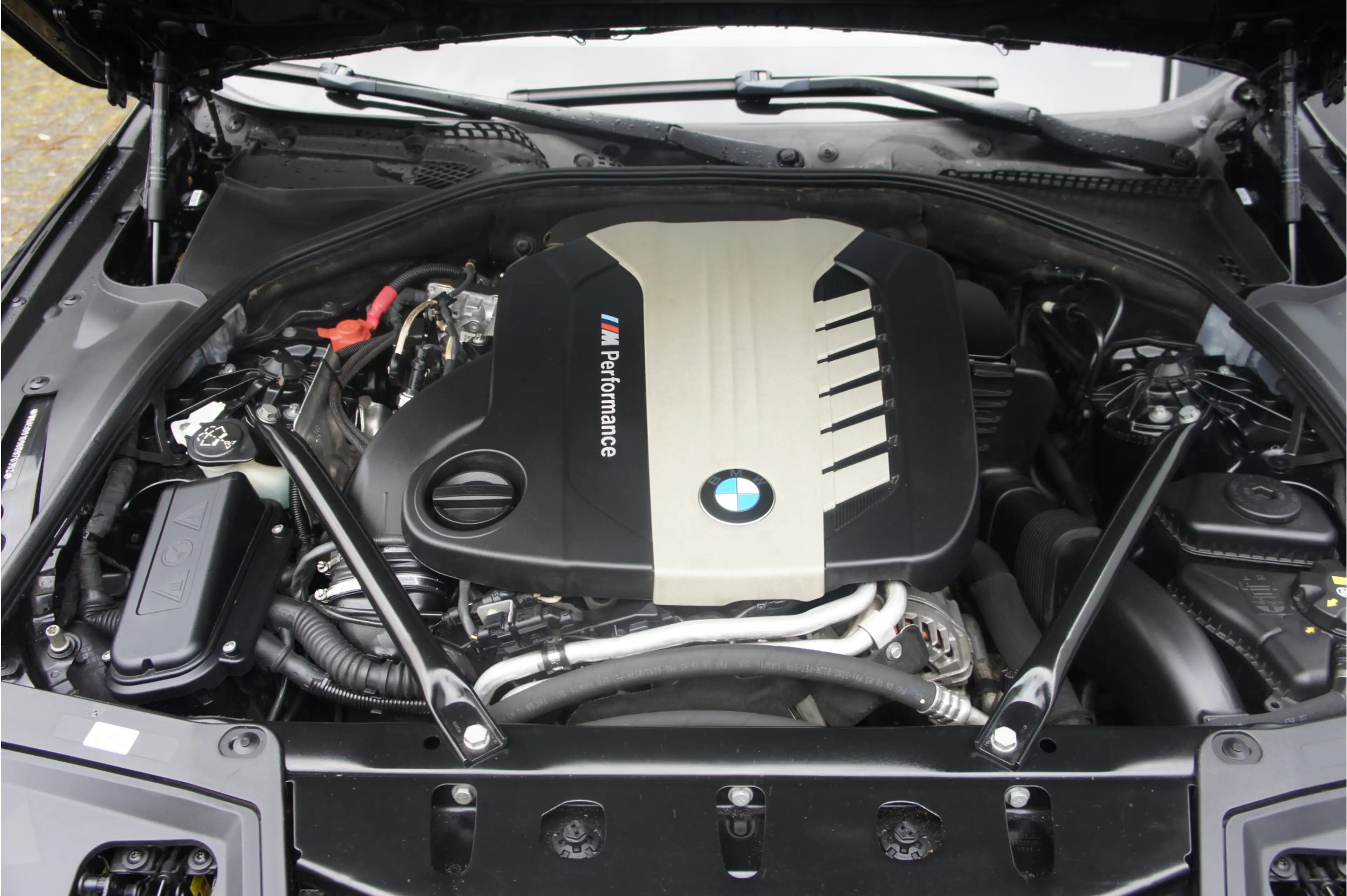 BMW M550 5-serie M550xd Glasdak, — photo 8
