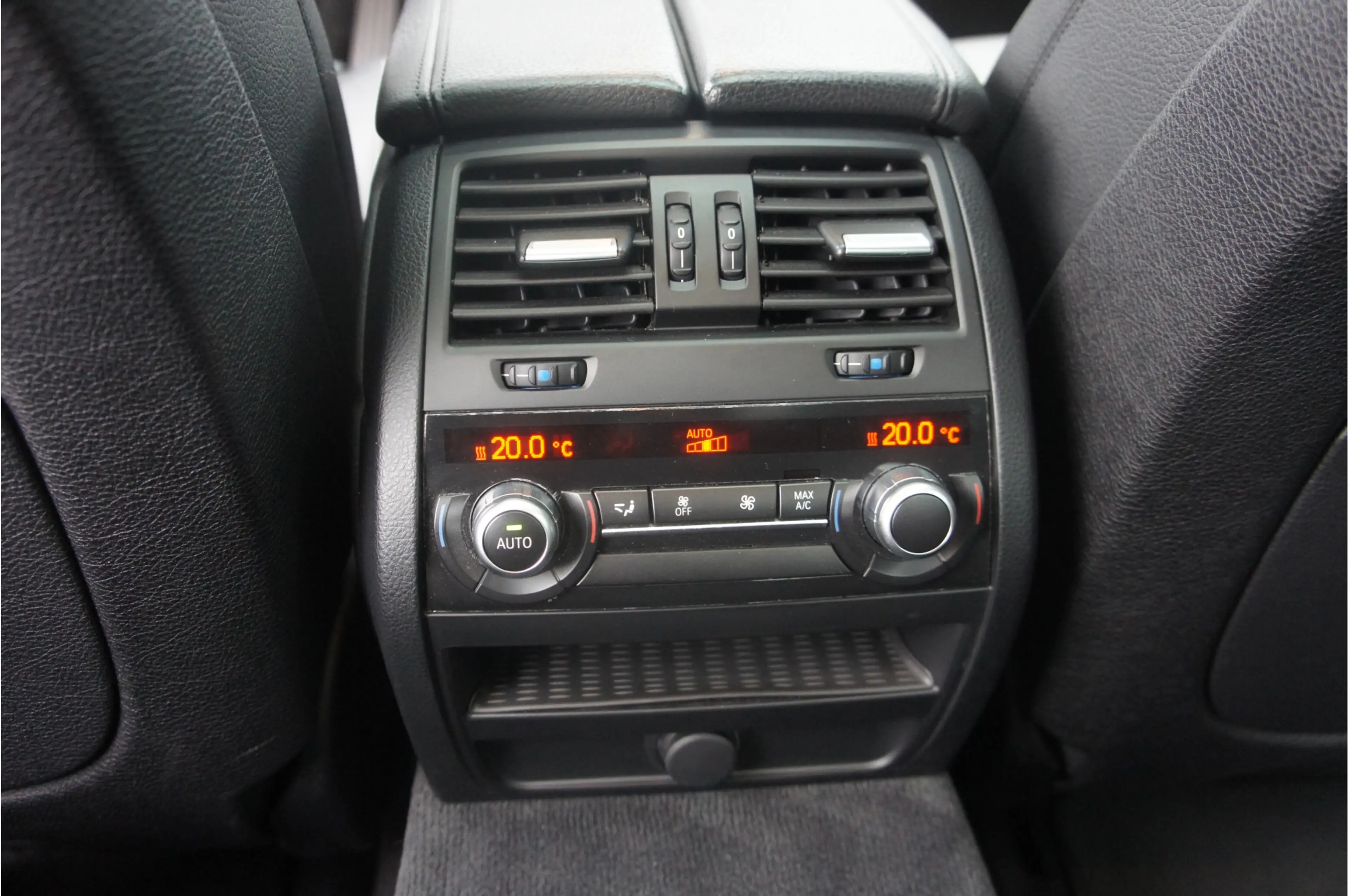 BMW M550 5-serie M550xd Glasdak, — photo 16