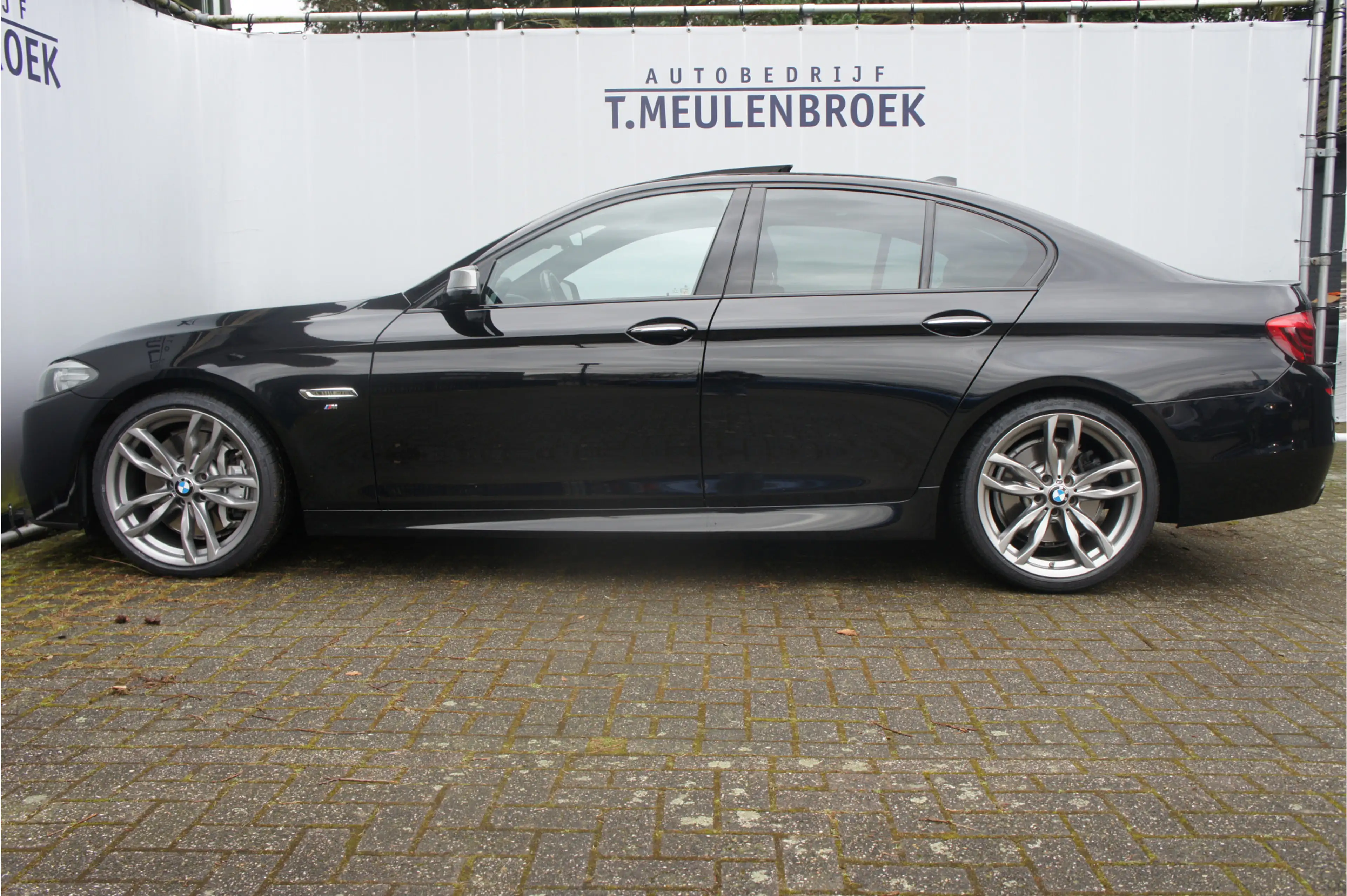BMW M550 5-serie M550xd Glasdak, — photo 4
