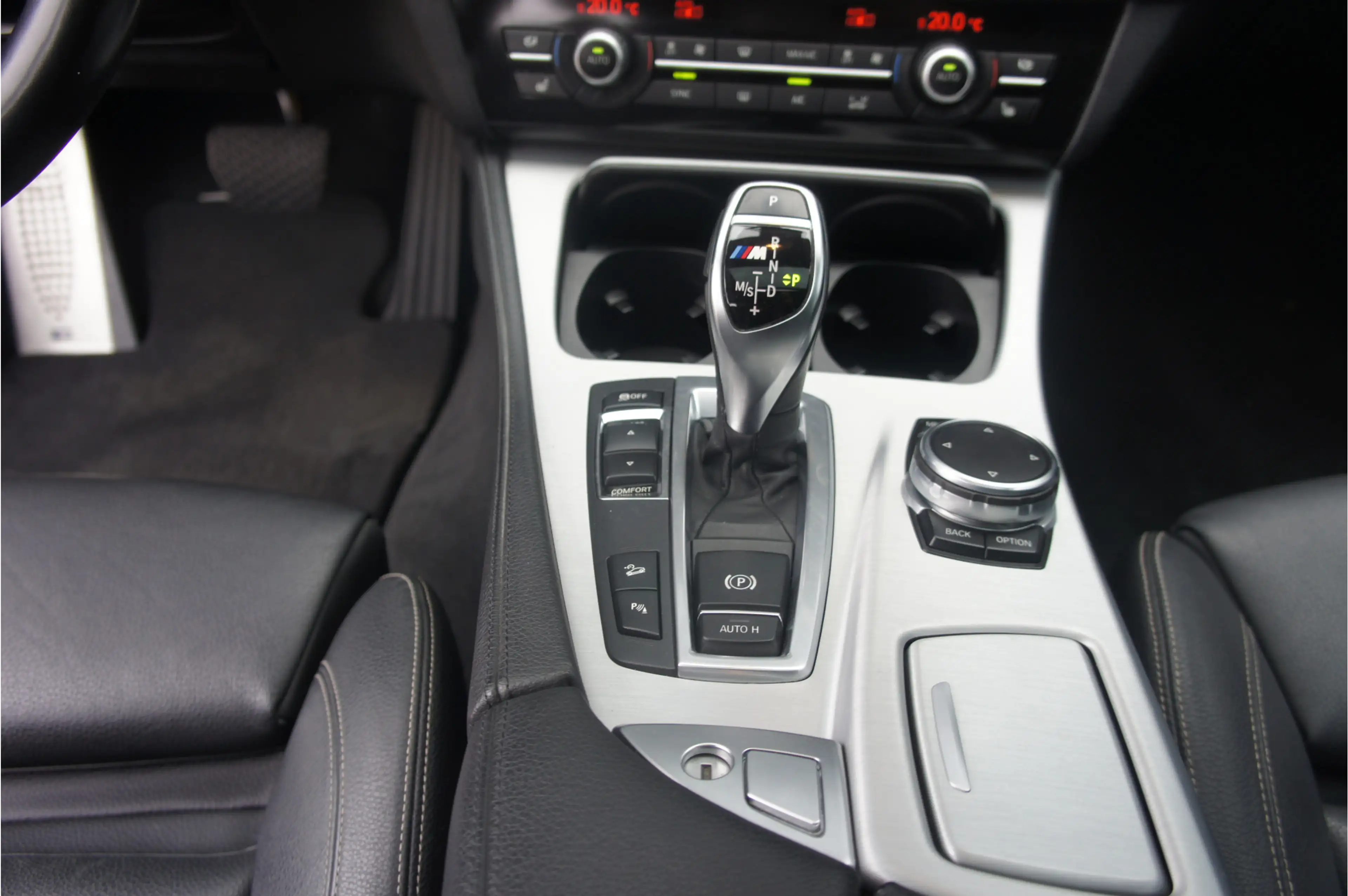 BMW M550 5-serie M550xd Glasdak, — photo 14