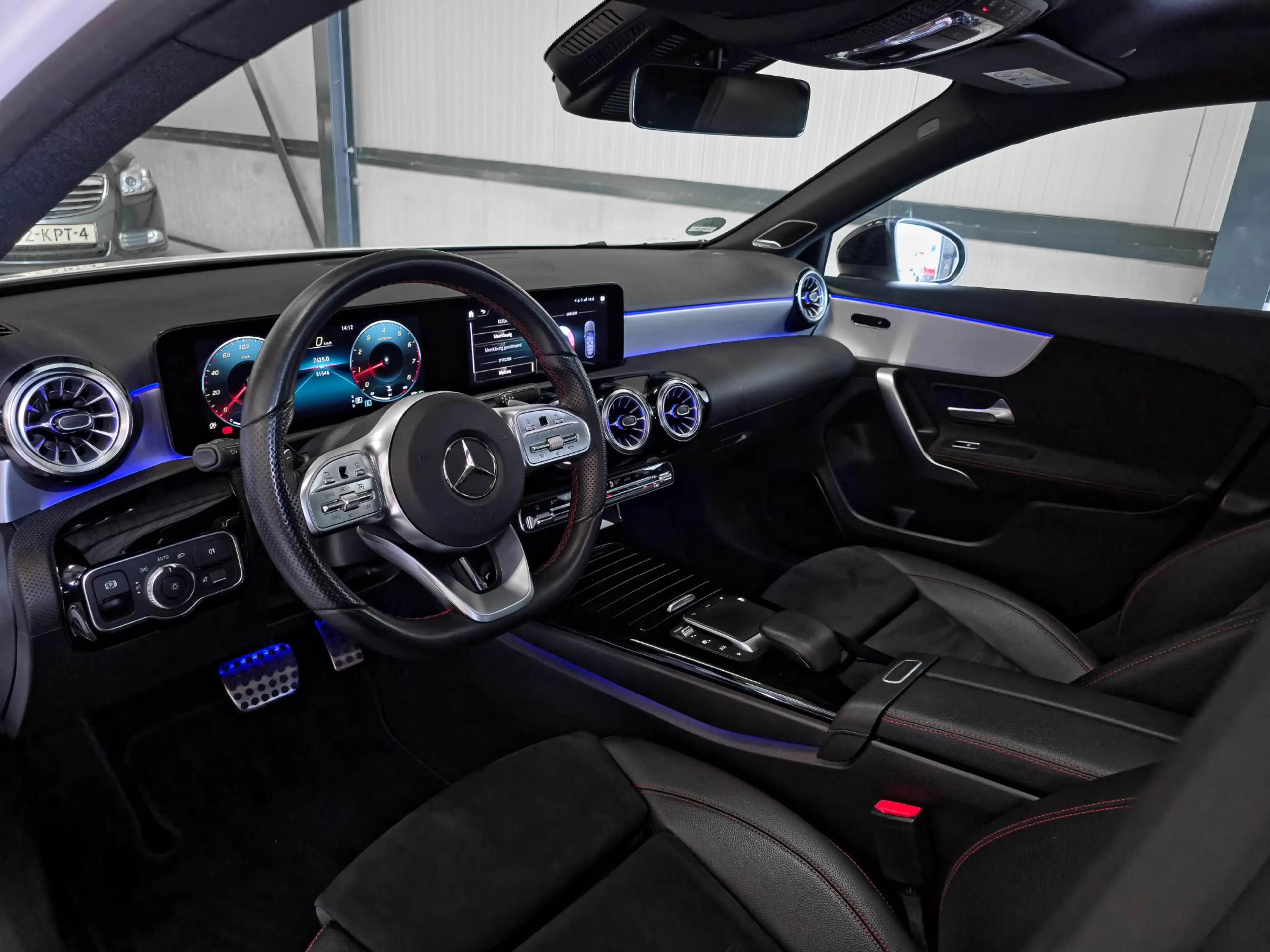 Mercedes-Benz A 180 AMG | Burmester | Panoramadak | Multibeam | Memory — photo 4