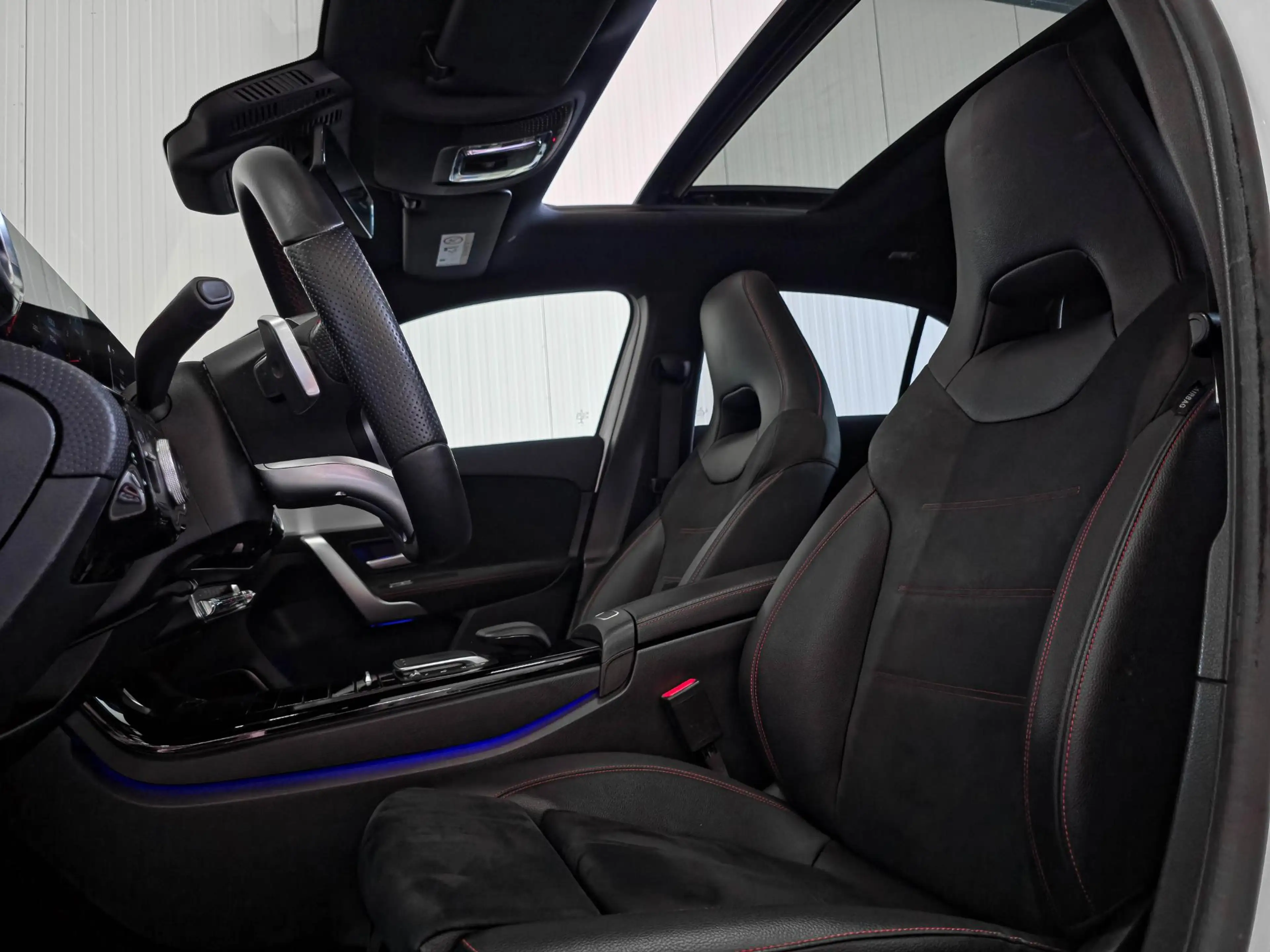 Mercedes-Benz A 180 AMG | Burmester | Panoramadak | Multibeam | Memory — photo 5