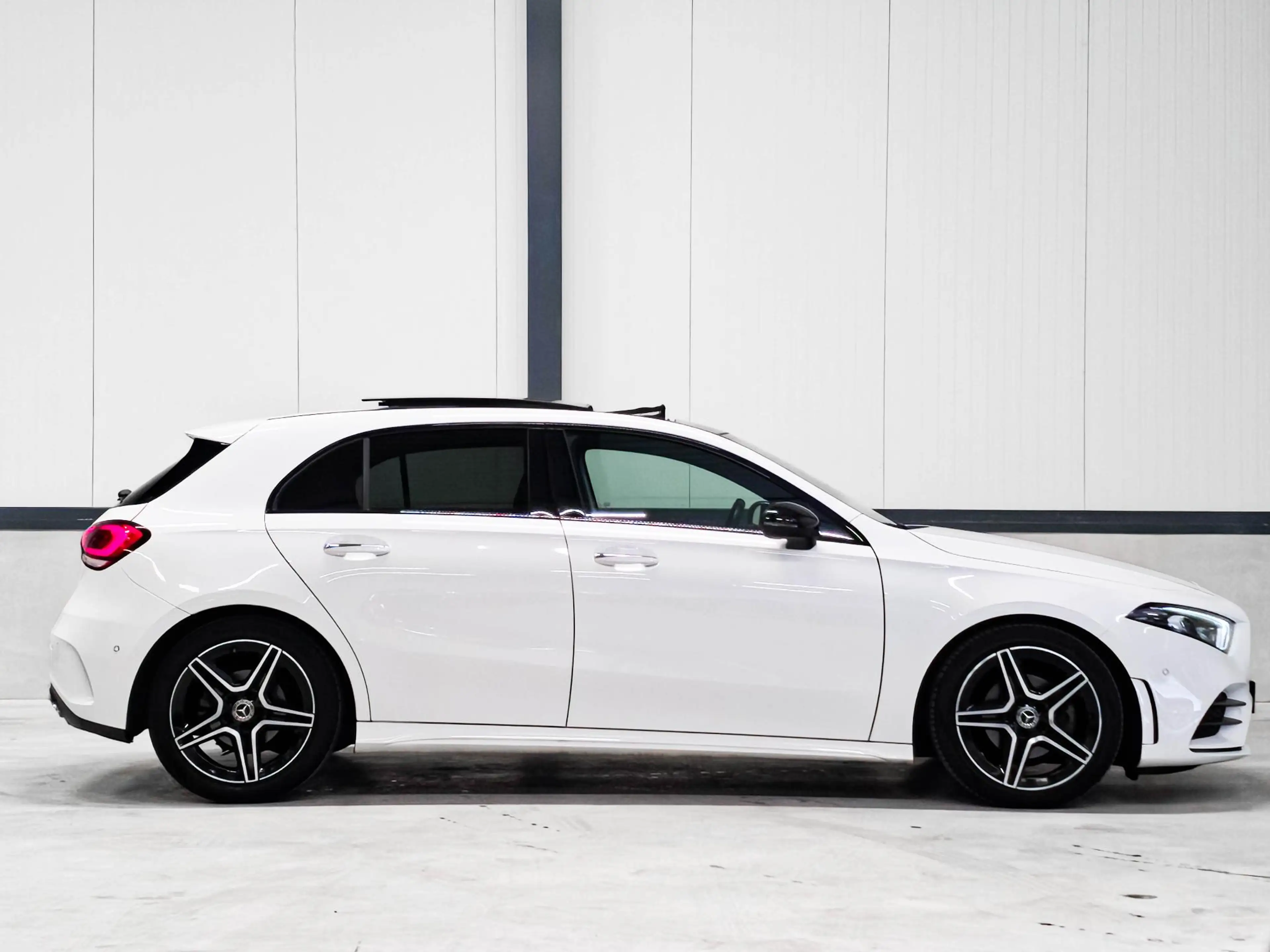 Mercedes-Benz A 180 AMG | Burmester | Panoramadak | Multibeam | Memory — photo 12