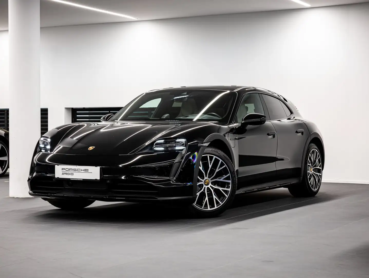 Porsche Taycan 4 Cross Turismo Schwarz - 1