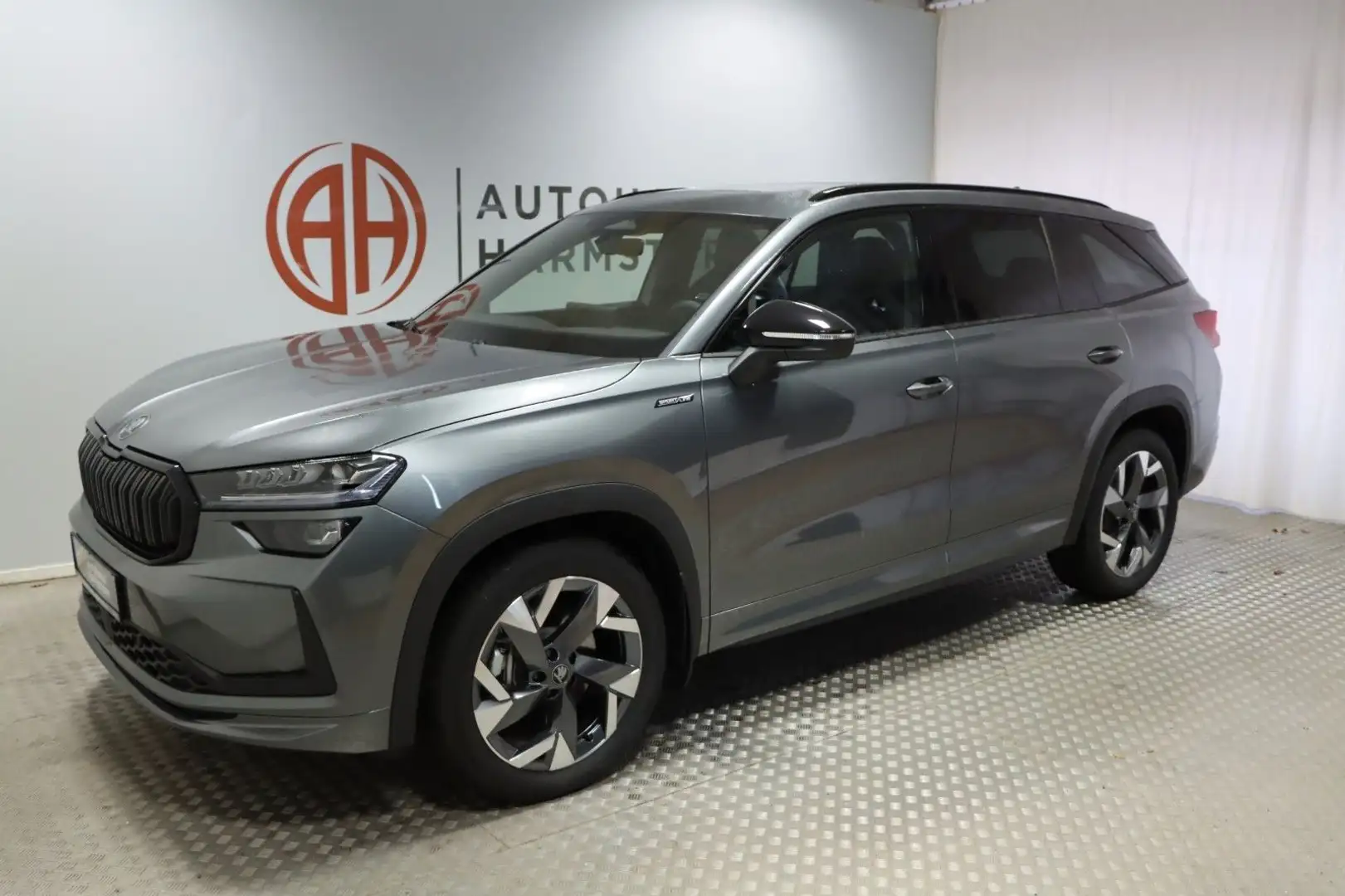 Skoda Kodiaq 1.5 TSI Sportline AHK Matrix Panodach Grijs - 2