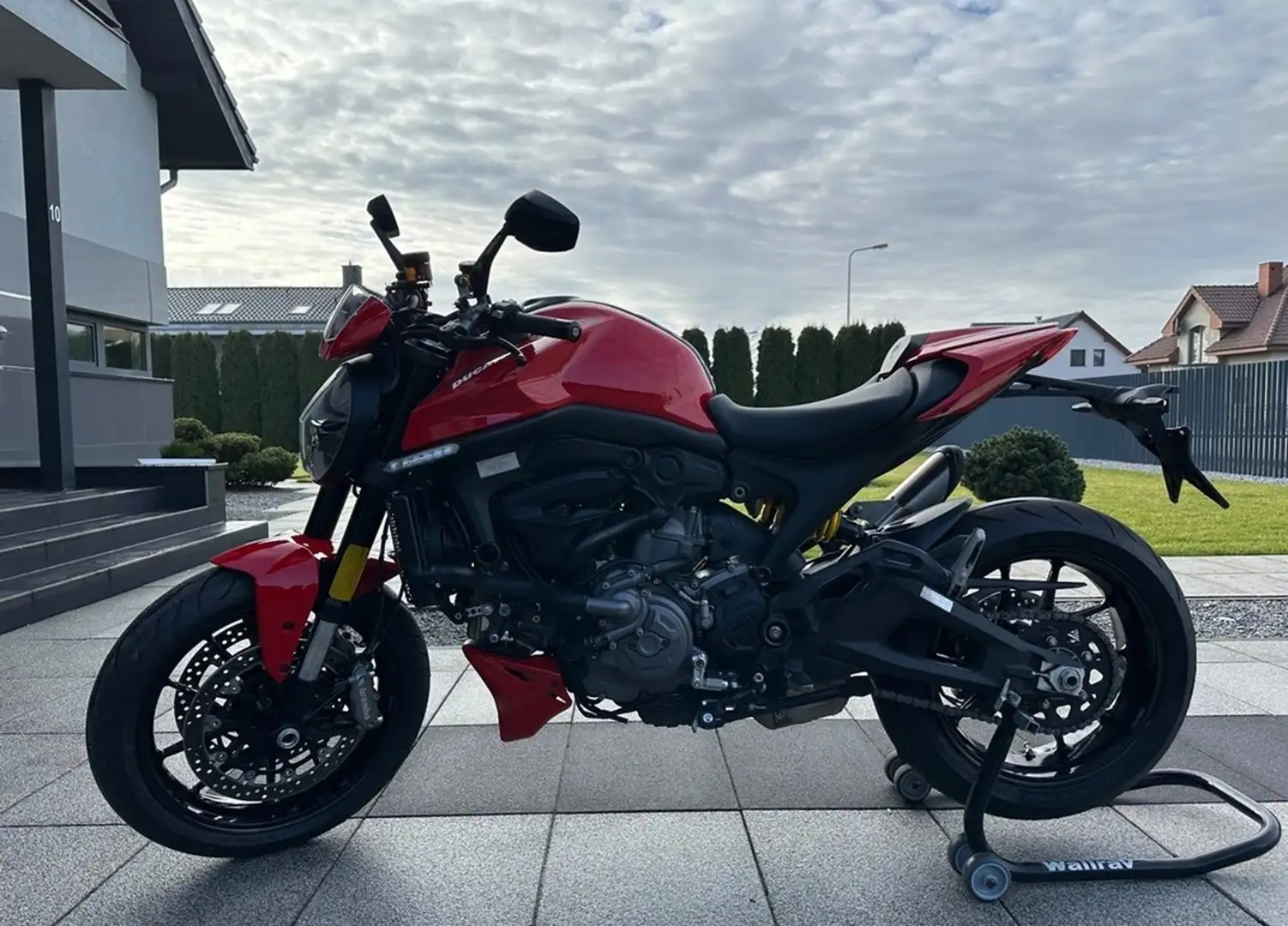 Ducati Monster 937 Roşu - 1