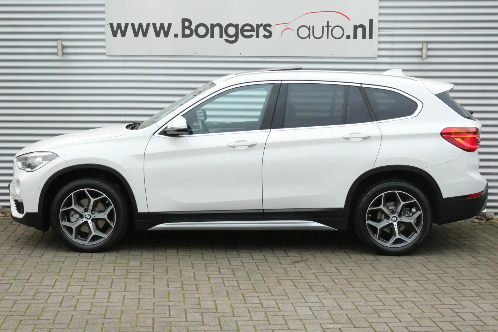 BMW X1 sDrive18i X Line High Exec Automaat Blanc - 2