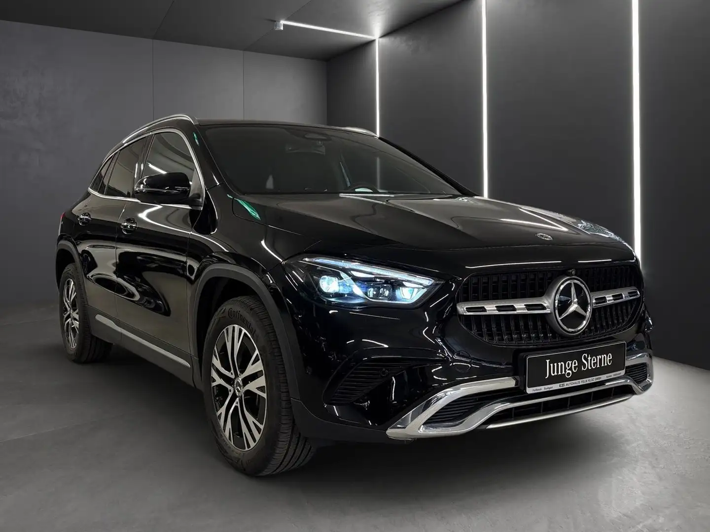 Mercedes-Benz GLA 180 Progressive*Pano*360*Totwinke*MultiBeam* Noir - 2