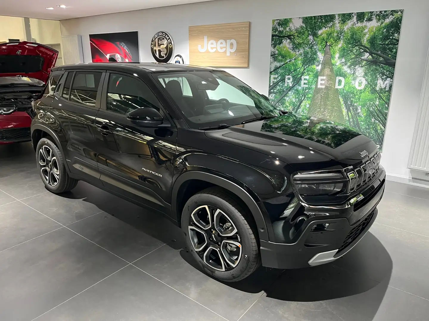 Jeep Avenger e-Hybrid Summit 1.2l MHEV Schwarz - 2