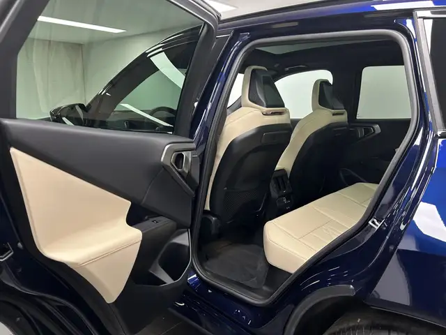 BMW X3 M view 15