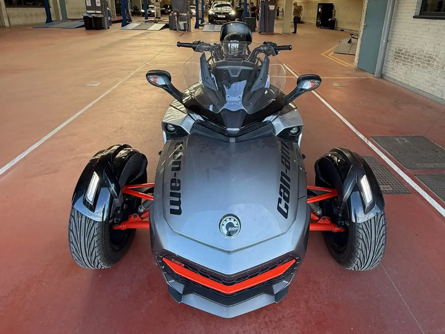 Can-Am Spyder F3 Gris - 2