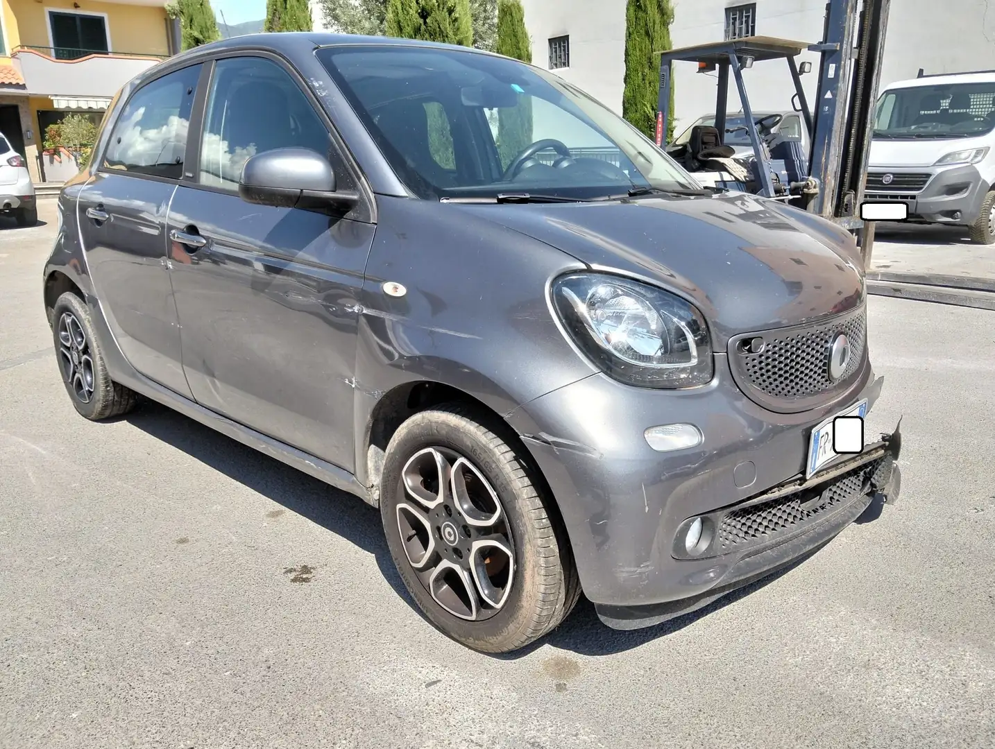 smart forFour Forfour 0.9 turbo - Passion 90cv SINISTRATA Gris - 1