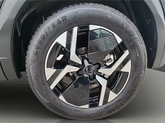 Peugeot 2008 view 11