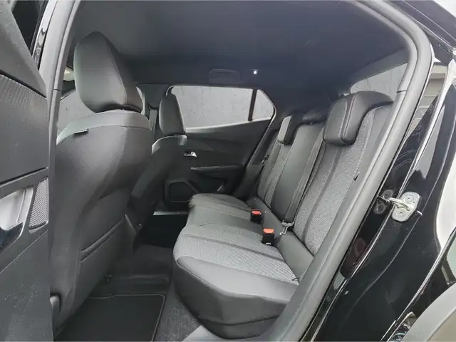 Peugeot 2008 view 8