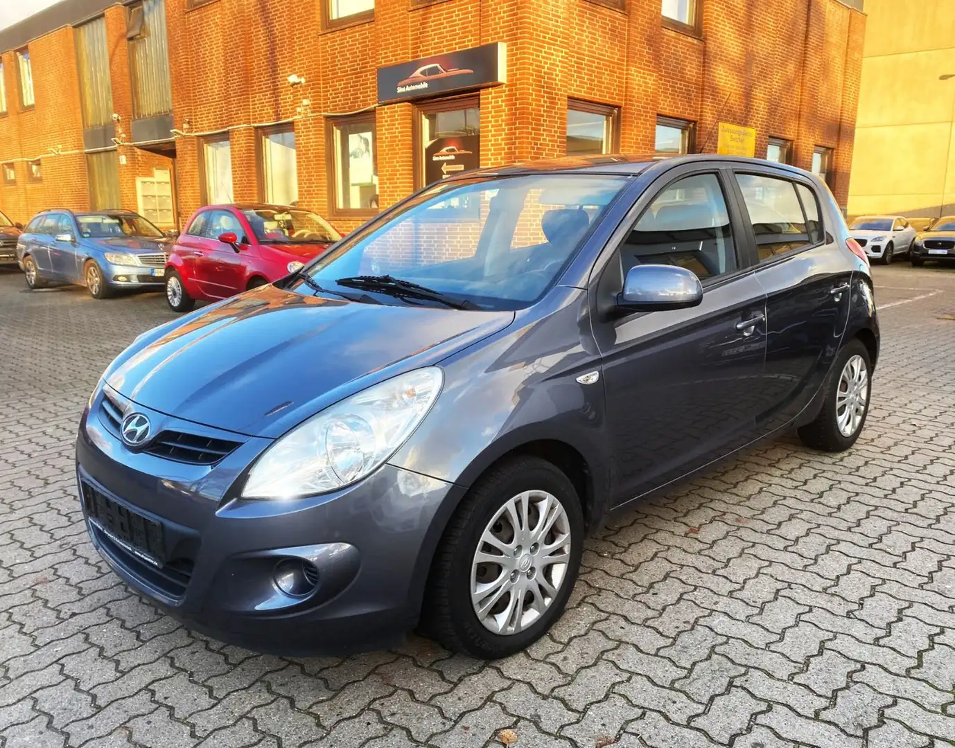 Hyundai i20 1.4 Comfort*AUTOMATIK*KLIMA* Grau - 1