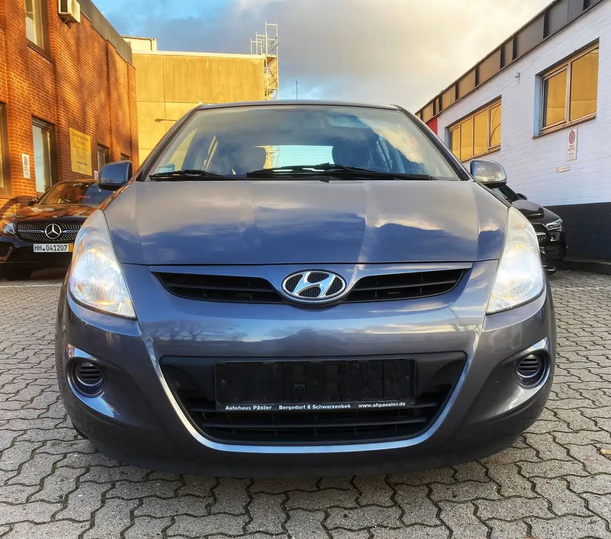 Hyundai i20 1.4 Comfort*AUTOMATIK*KLIMA* Grau - 2