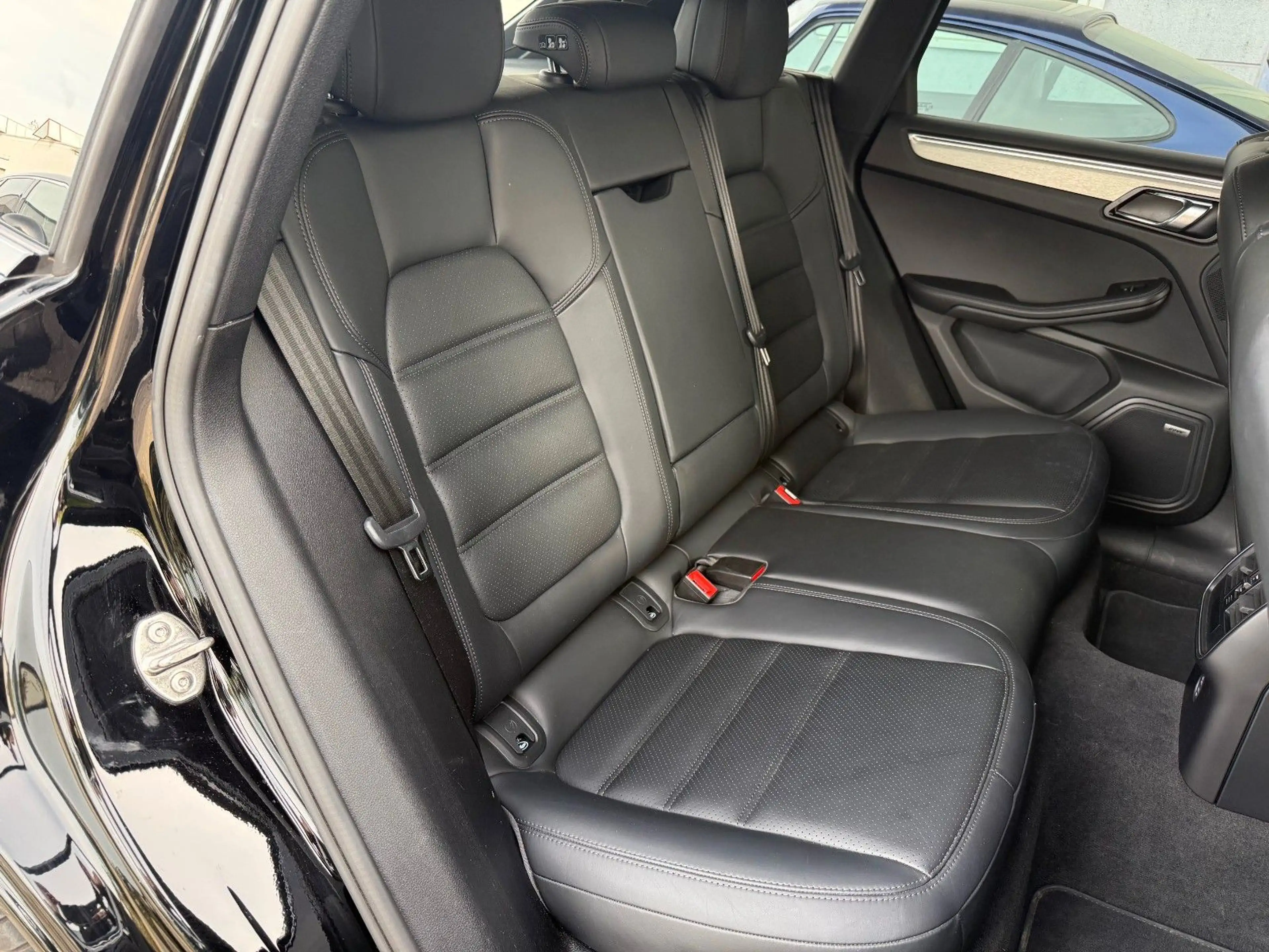 Porsche Macan Turbo Luftfahrwerk Pano Sport-Chrono, 21 " — photo 11