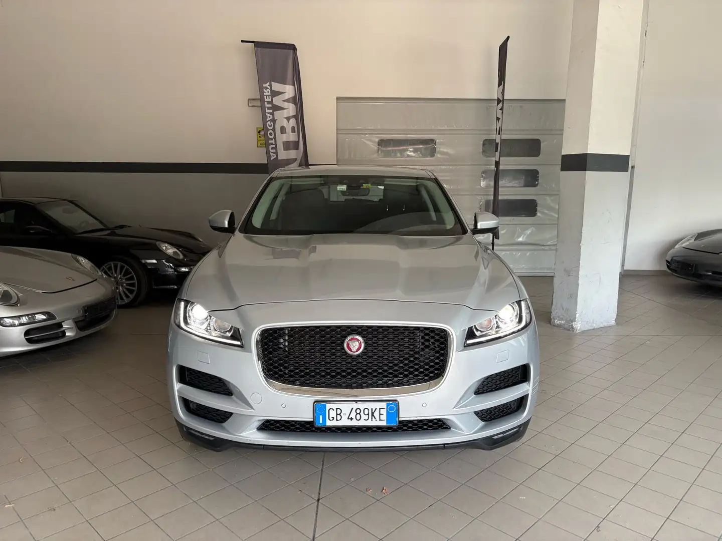 Jaguar F-Pace 2.0 D 180 CV. Prestige - 2