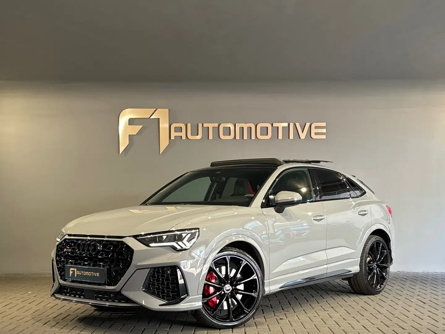 Audi RS Q3 RSQ3 Sportback 2.5 TFSI Quattro Pano|Keyle|Trekhaa Grijs - 1