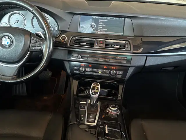 BMW 5 Series view 14