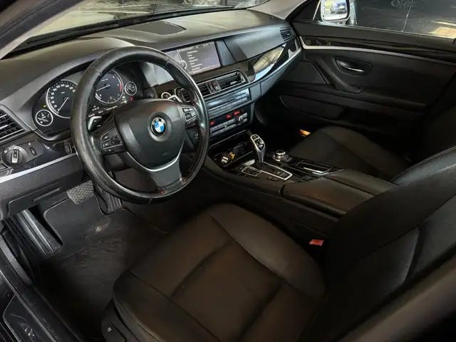 BMW 5 Series view 6
