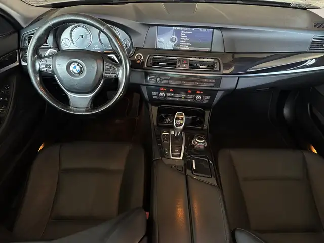BMW 5 Series view 5
