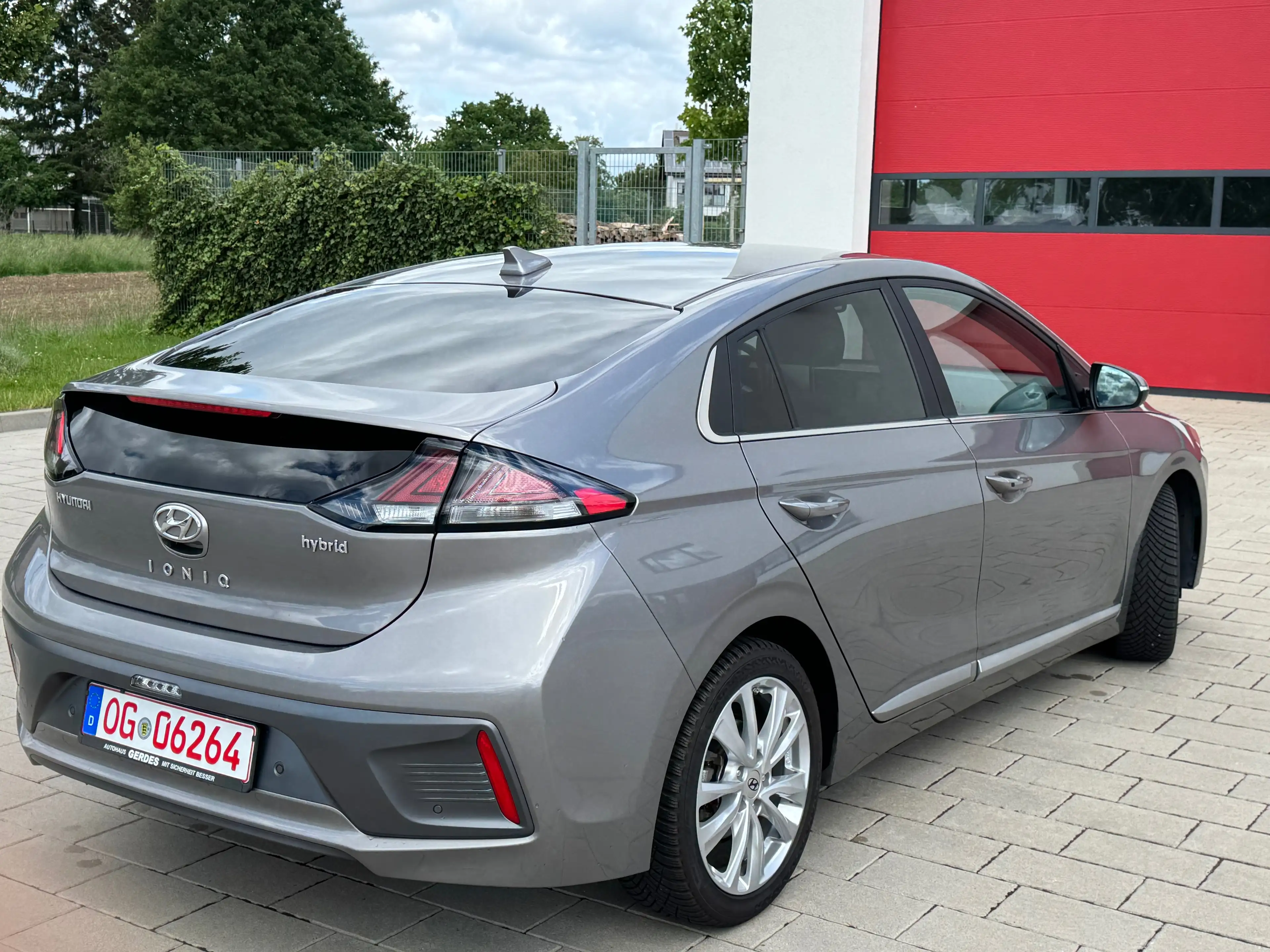 Hyundai IONIQ Style Hybrid Neuwertig — photo 6